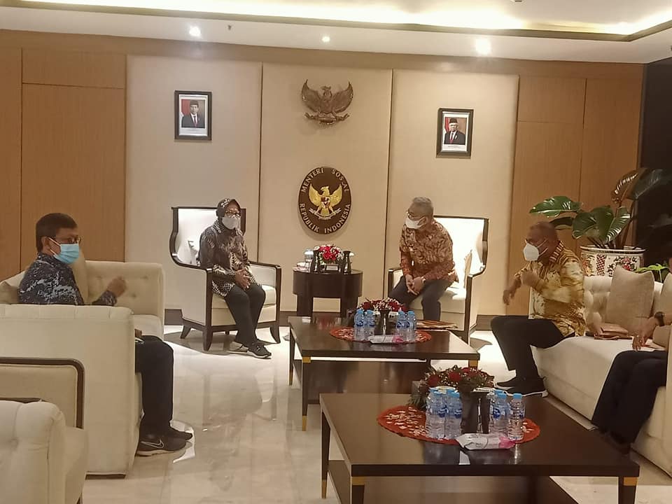 Ali Baal Temui Risma Bahas Penanganan Deportasi Pekerja Migran dan Pembangunan Shelter 